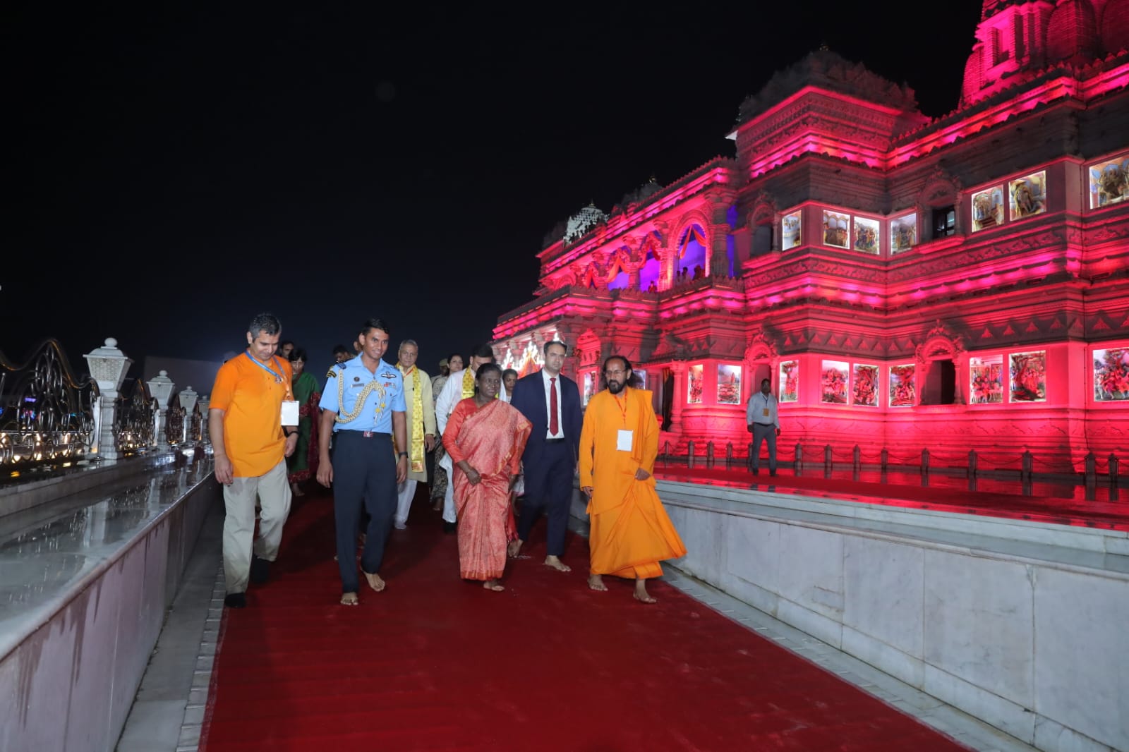 Mathura News:  राष्ट्रपति मुर्मु ने प्रेम मंदिर-इस्कॉन में किए दर्शन