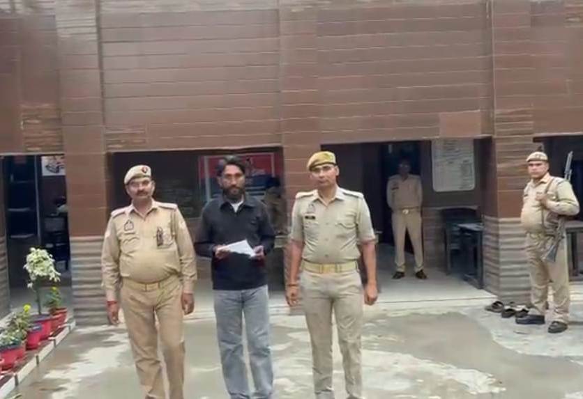 Bareilly News : शीशगढ़ पुलिस की कार्रवाई: अवैध तमंचा व कारतूस के साथ युवक गिरफ्तार
