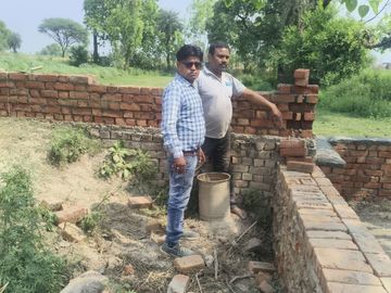 KASGANJ:जांच करने पहुंचे लेखपाल से अभद्रता,सरकारी कार्य में बाधा डालने पर चार नामजद आरोपियों के खिलाफ तहरीर, जांच शुरू