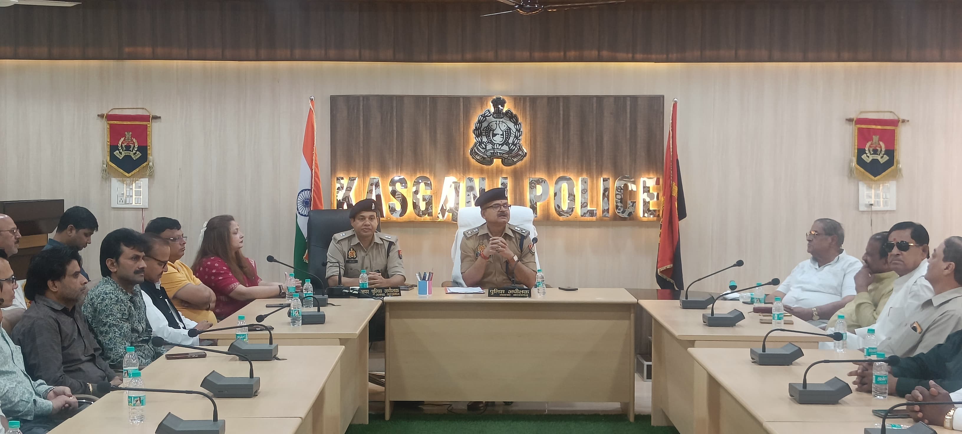 KASGANJ:गोष्ठी में गूंजा व्यापारी सुरक्षा का मुद्दा, एसपी ने निर्देश जारी कर दो टूक कहाँ- व्यापारियों को परेशान किया तो होगी सख्त कार्रवाई