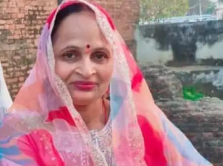 KASGANJ:पटियाली में संदिग्ध हालात में महिला ने लगाई फांसी, पुलिस जांच में जुटी