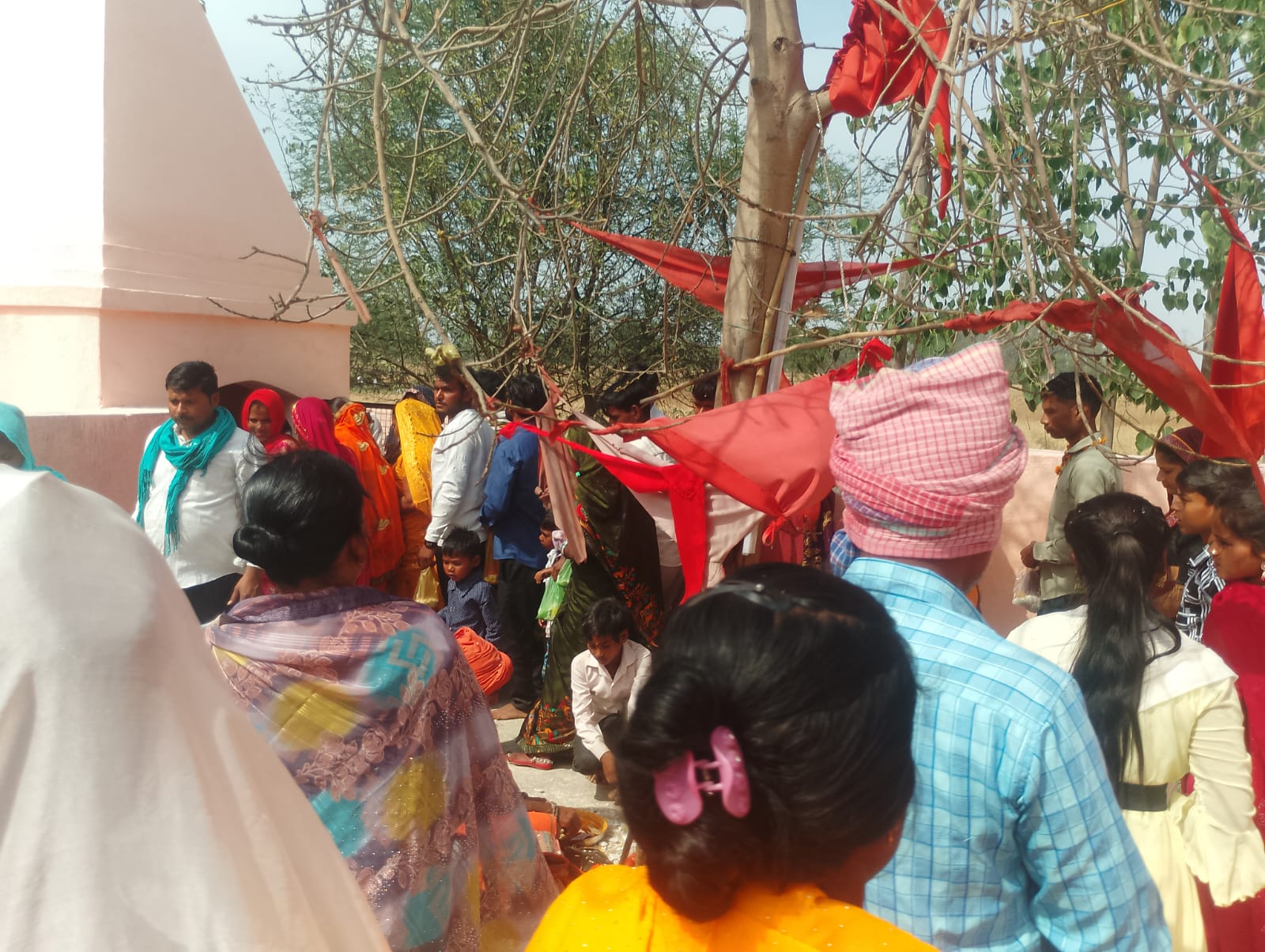 Badaun News : पच भैया महाराज मेले में उमड़ी श्रद्धालुओं की भारी भीड़