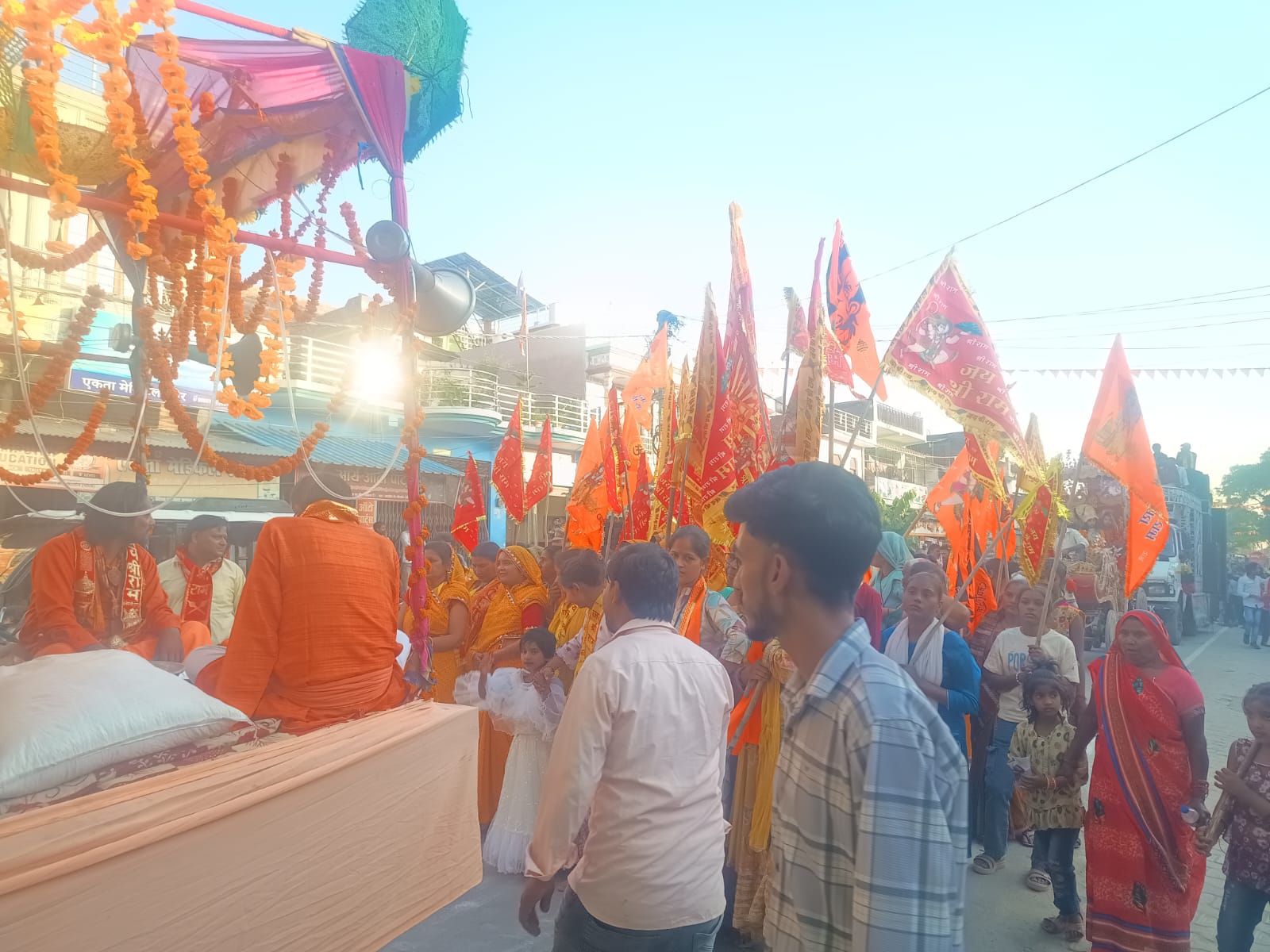 Bareilly News :  हनुमान जन्मोत्सव पर मीरगंज में उमड़ा आस्था का सागर, भव्य श्री बालाजी शोभायात्रा से गूंजा नगर