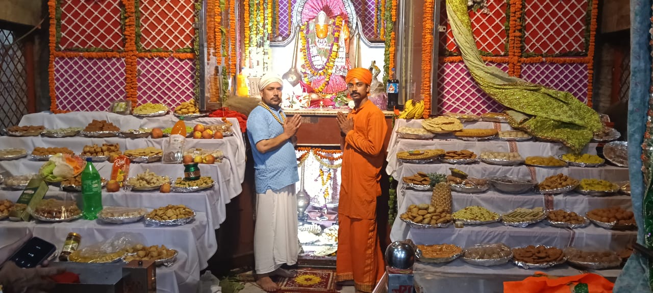 मथुरा न्यूज: मघेरा वाले मंदिर में मना हनुमान जन्मोत्सव