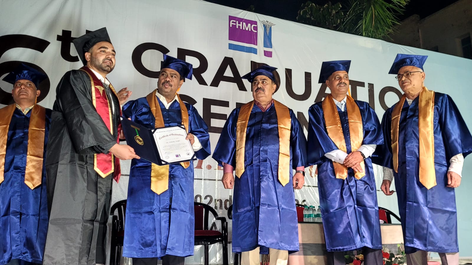 KASGANJ NEWS पटियाली के फैसल नबी बने डॉक्टर, दादा का सपना किया साकार; MBBS डिग्री लेते ही भावुक हुआ परिवार