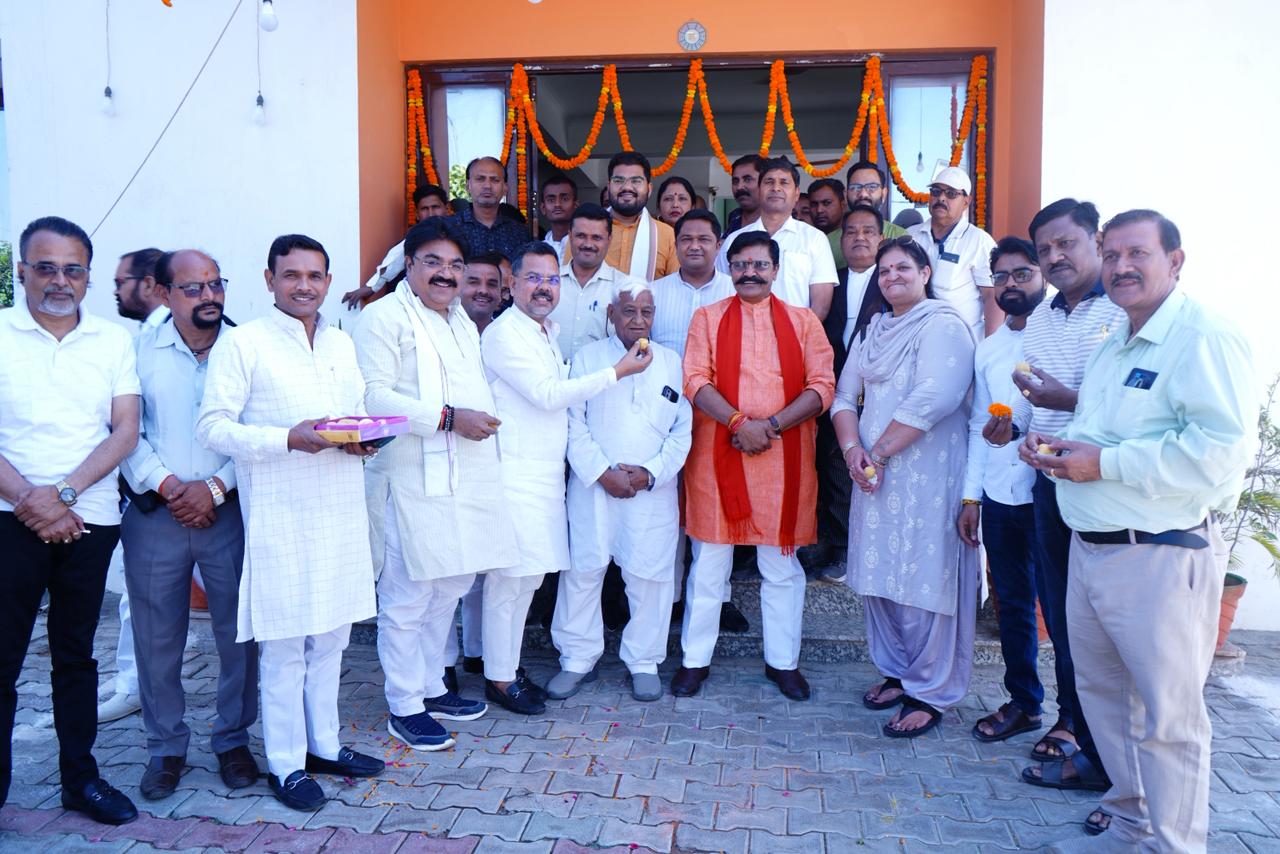 Badaun News : भाजपा का 47वां स्थापना दिवस उत्साह से मनाया