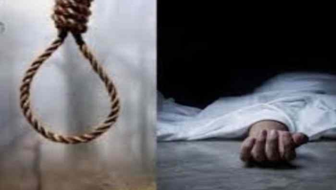 KASGANJ :पेड़ पर लटका मिला युवक का शव, गृह कलह के बाद उठाया आत्मघाती कदम, दो मासूम बच्चों के सिर से उठा पिता का साया