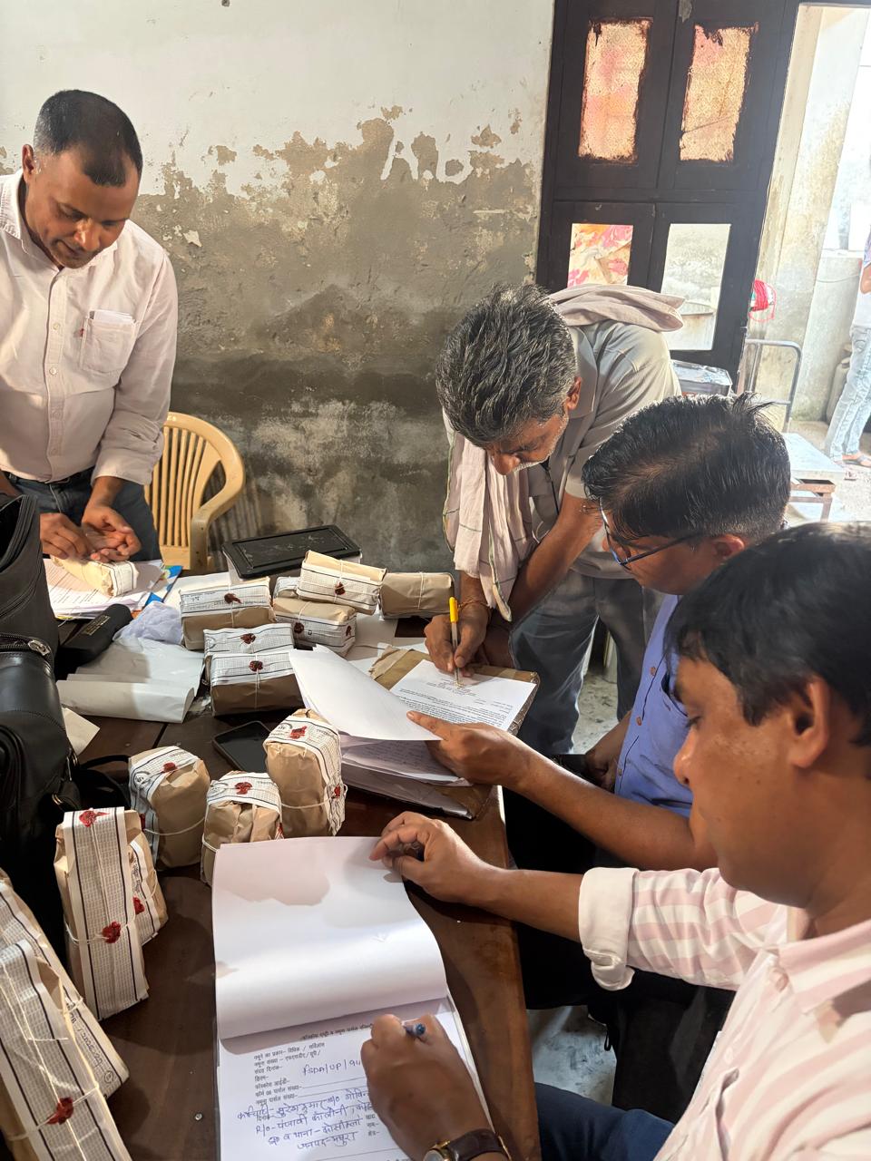 मथुरा में मिलावटी पनीर फैक्ट्री पर छापा, 900 किलो पनीर जब्त, यूनिट सील