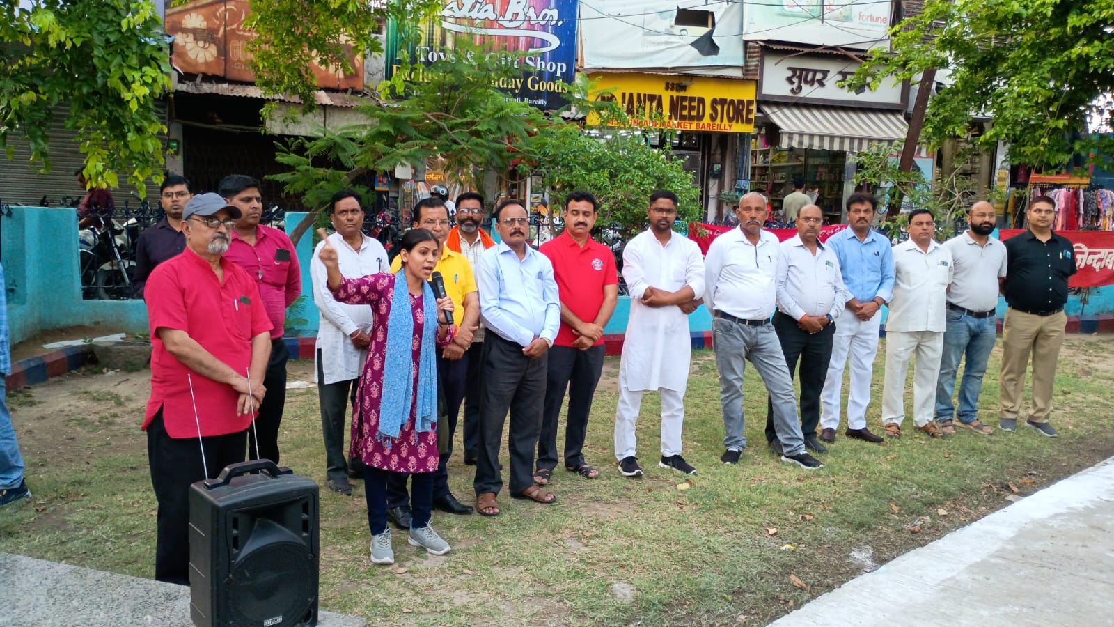 श्रमिकों की स्थिति हो रही कमजोर, अधिकारों का हो रहा हनन