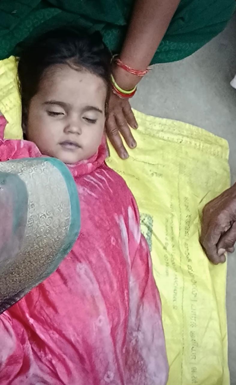 KASGANJ NEWS बाबा की कार में तीन घंटे तक बंद रही चार वर्षीय नातिन, दम घुटने से मौत; परिवार में मचा कोहराम
