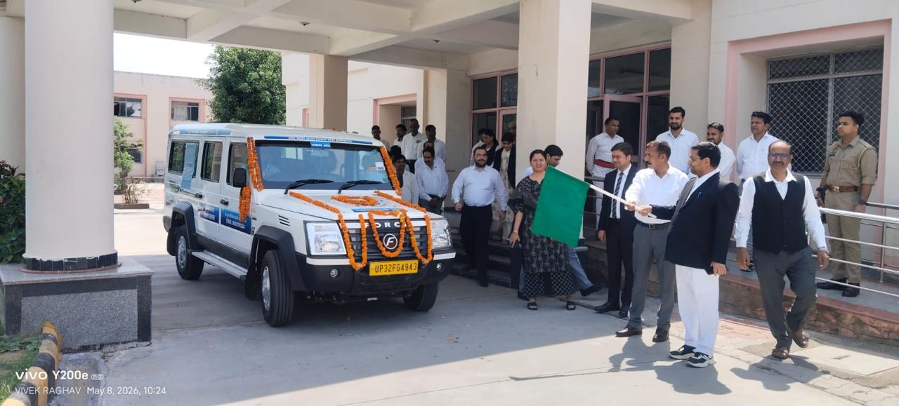 KASGANJ: राष्ट्रीय लोक अदालत के प्रचार वाहन को जनपद न्यायाधीश ने दिखाई हरी झंडी, 9 मई को होगा आयोजन