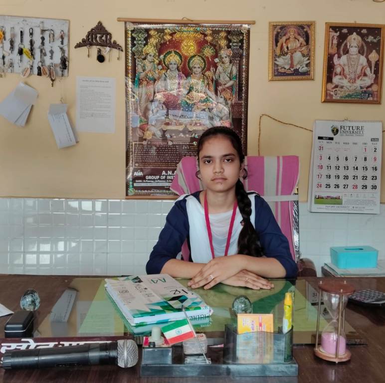 Bareilly News : एक दिन की प्रधानाचार्य बनीं मीरगंज टॉपर मुस्कान, बोलीं— पुलिस अधिकारी बनकर करूंगी देश सेवा