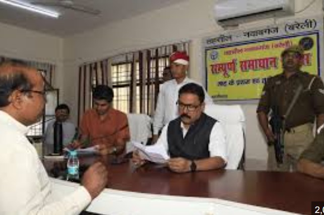 जमीन घोटाले में नवाबगंज तहसीलदार हटाए, कानूनगो-लेखपाल सस्पेंड