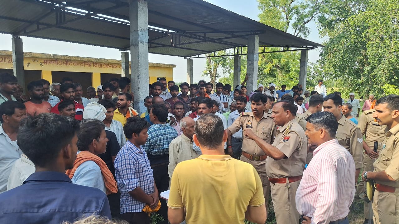 KASGANJ NEWS गर्भवती विवाहिता की तबीयत बिगड़ने से मौत, परिजनों ने पोस्टमार्टम से किया इंकार