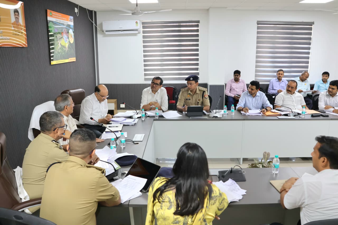 मथुरा-वृंदावन यातायात सुधार के लिए बनीं चार टीमें, रोज होगी निगरानी और कार्रवाई