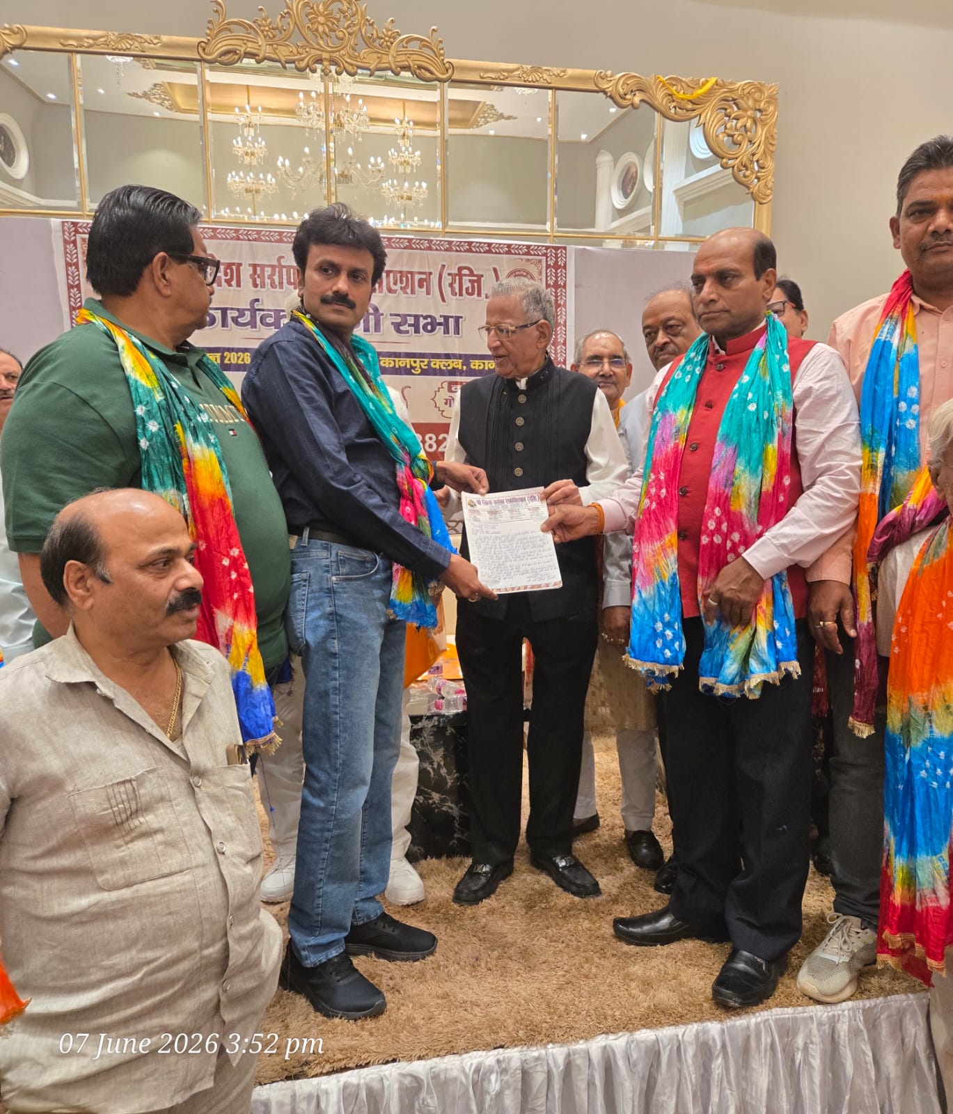 KASGANJ NEWS सोना-चांदी पर बढ़ा आयात शुल्क वापस लेने की मांग, सर्राफा कारोबारियों ने उठाई आवाज