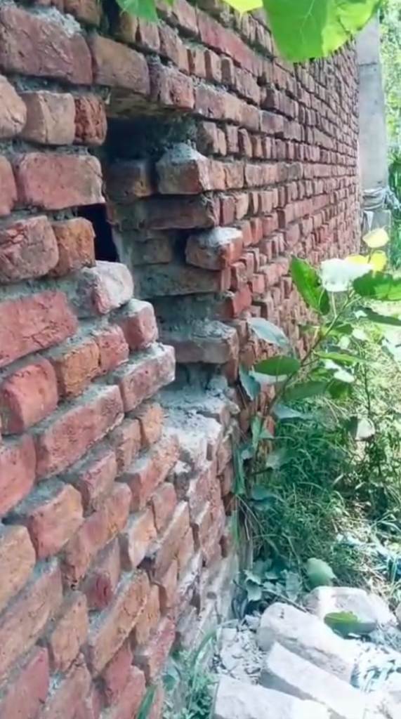 Bareilly News : मीरगंज में चोरों का धावा: दो स्थानों से नकदी, जेवरात और लैपटॉप चोरी, जांच में जुटी पुलिस