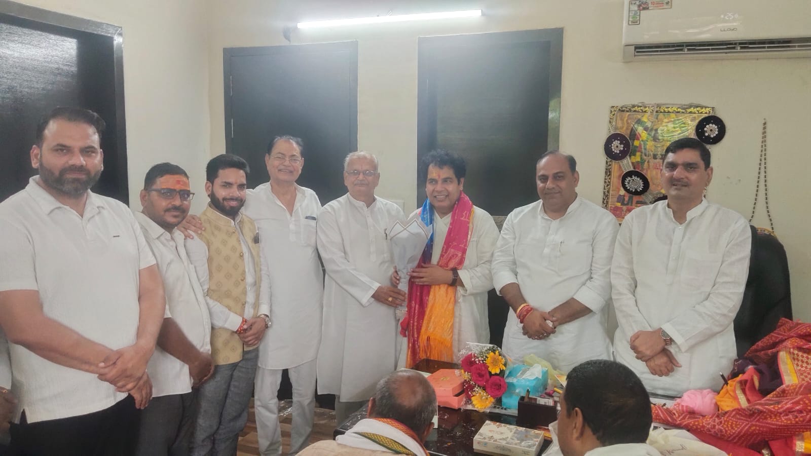 भाजपाइयों ने मनाया विधायक श्रीकांत शर्मा का जन्मदिन
