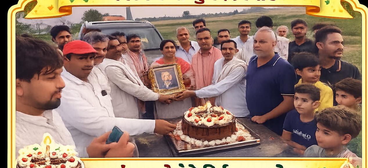 KASGANJ NEWS पूर्व जिला पंचायत सदस्य शशि दिवाकर के नेतृत्व में सपा कार्यकर्ताओं ने मनाया अखिलेश यादव का जन्मदिन