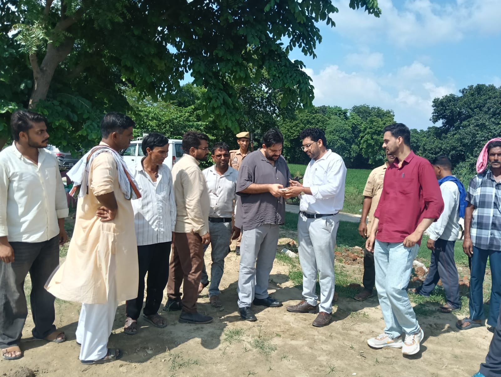 सहावर मे कब्रिस्तान की जमीन पर अवैध प्लॉटिंग की कोशिश नाकाम, राजस्व टीम ने कराया कब्जा मुक्त