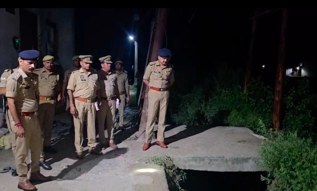 4 वर्षीय लापता मासूम मामला: एसपी ने घटनास्थल का किया निरीक्षण, परिजनों को बंधाया ढांढस; थाना पुलिस, एसओजी, सर्विलांस, डॉग स्क्वायड टीम का सर्च ऑपरेशन जारी