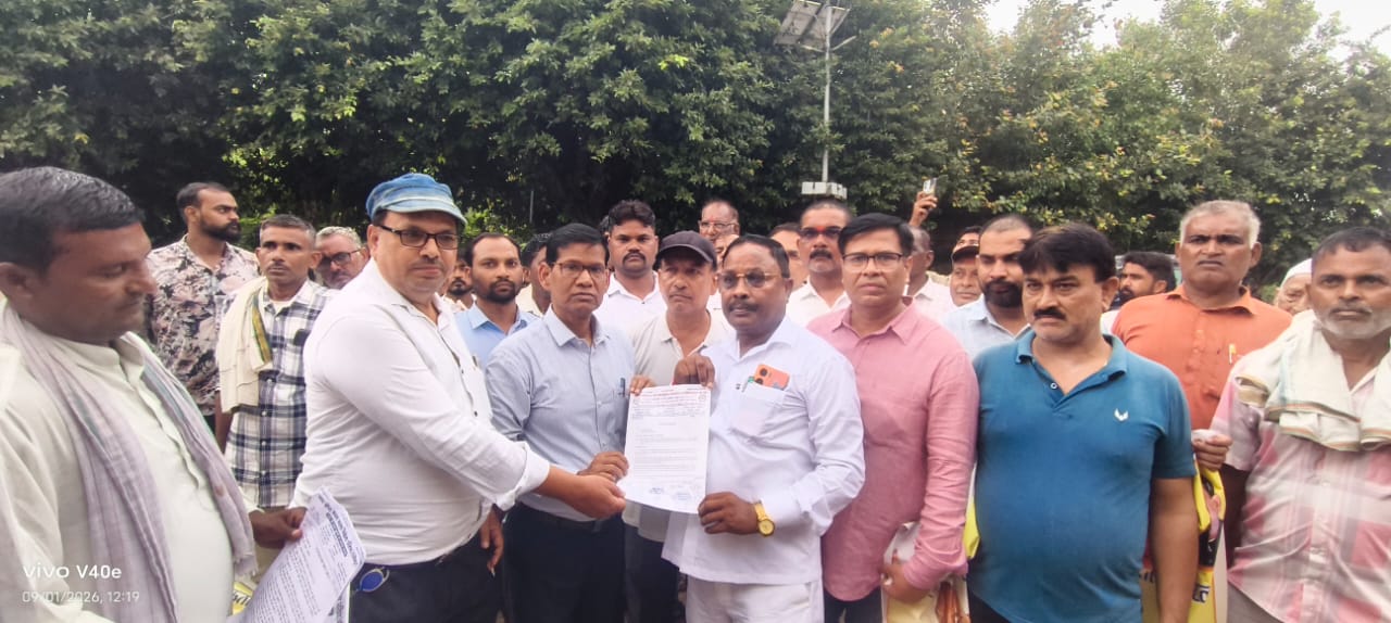 Kasganj : लाभांश बढा तो खिले कोटेदारों के चेहरे, मुख्यमंत्री और खाद्य मंत्री को ज्ञापन प्रेषित कर जताया आभार