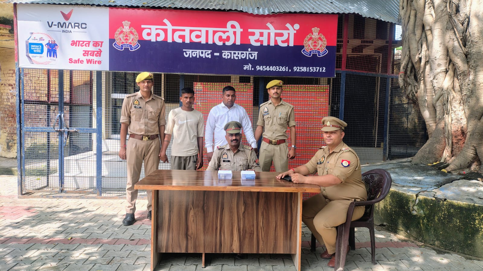 Kasganj: नकली नोटों की खेप के साथ दो गिरफ्तार, एक लाख की जाली करेंसी बरामद