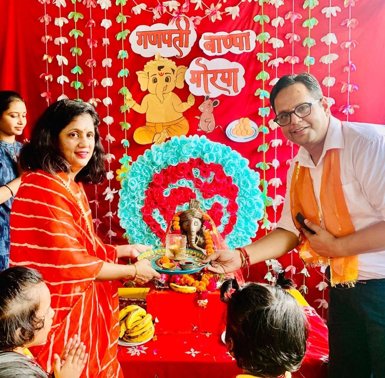 शाहजहांपुर: बच्चों ने मिट्टी की गणेश प्रतिमा बना दिया पर्यावरण संरक्षण का संदेश