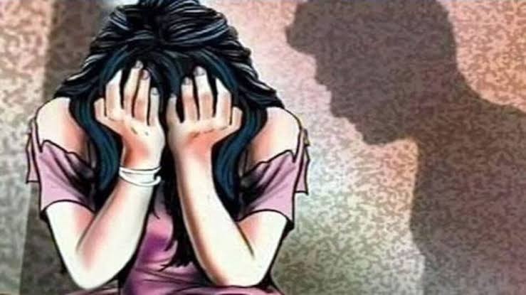 Kasganj: कैफे में नाबालिग से छेड़छाड़ का आरोप, संचालक के खिलाफ रिपोर्ट दर्ज
