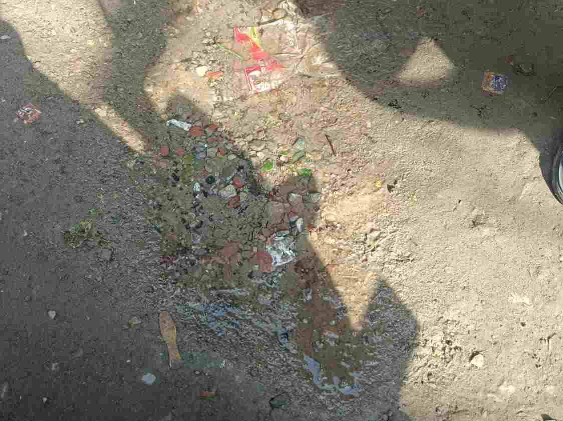 Kasganj: गांधी जयंती पर पानी बचाने के संदेश को आईना, गंजडुंडवारा में टूटी पाइपलाइन से बह रहा हजारों लीटर पानी