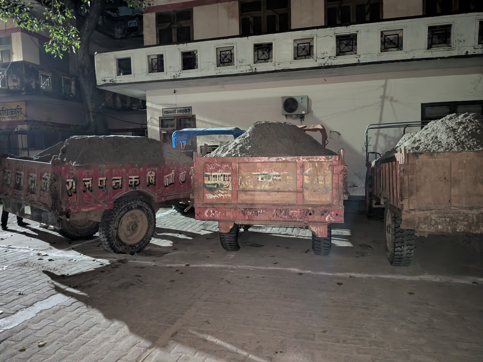 Kasganj: अवैध खनन पर प्रशासन का शिकंजा, एक्सकेवेटर समेत चार वाहन जब्त