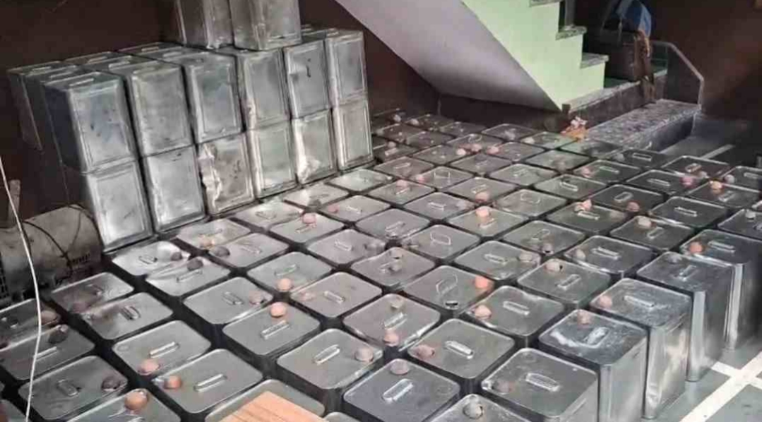 कासगंज में 25 लाख का संदिग्ध देशी घी सील, चार प्रतिष्ठानों पर छापेमारी
