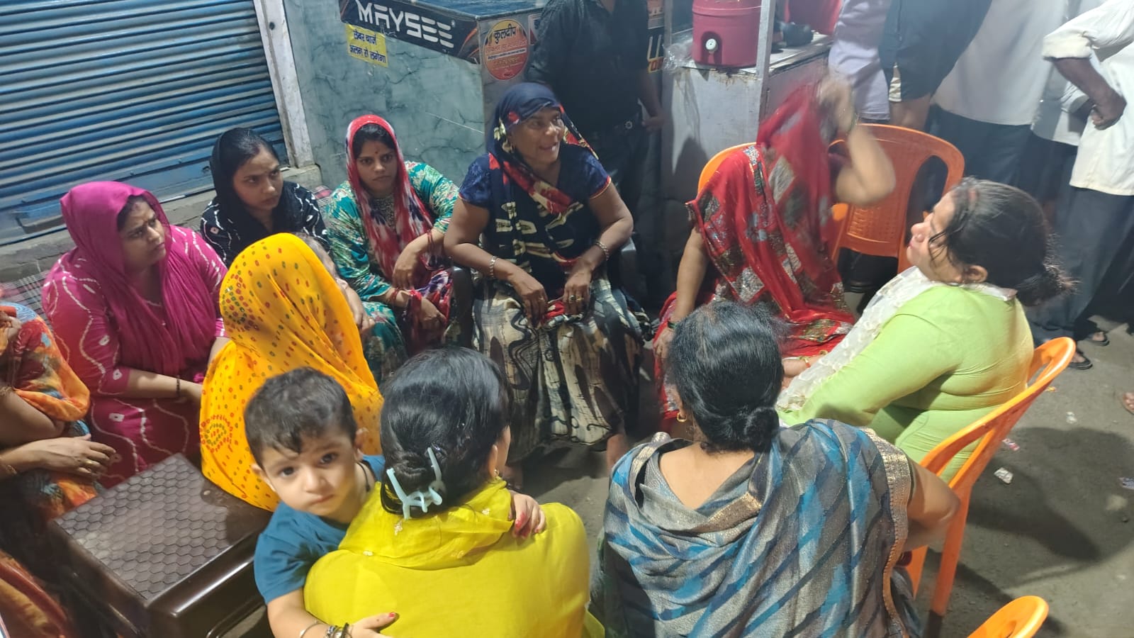 Kasganj : ऑटोपार्ट्स व्यवसायी की मौत के दो दिन बाद पत्नी समेत पांच पर मुकदमा दर्ज, प्रताड़ना का आरोप