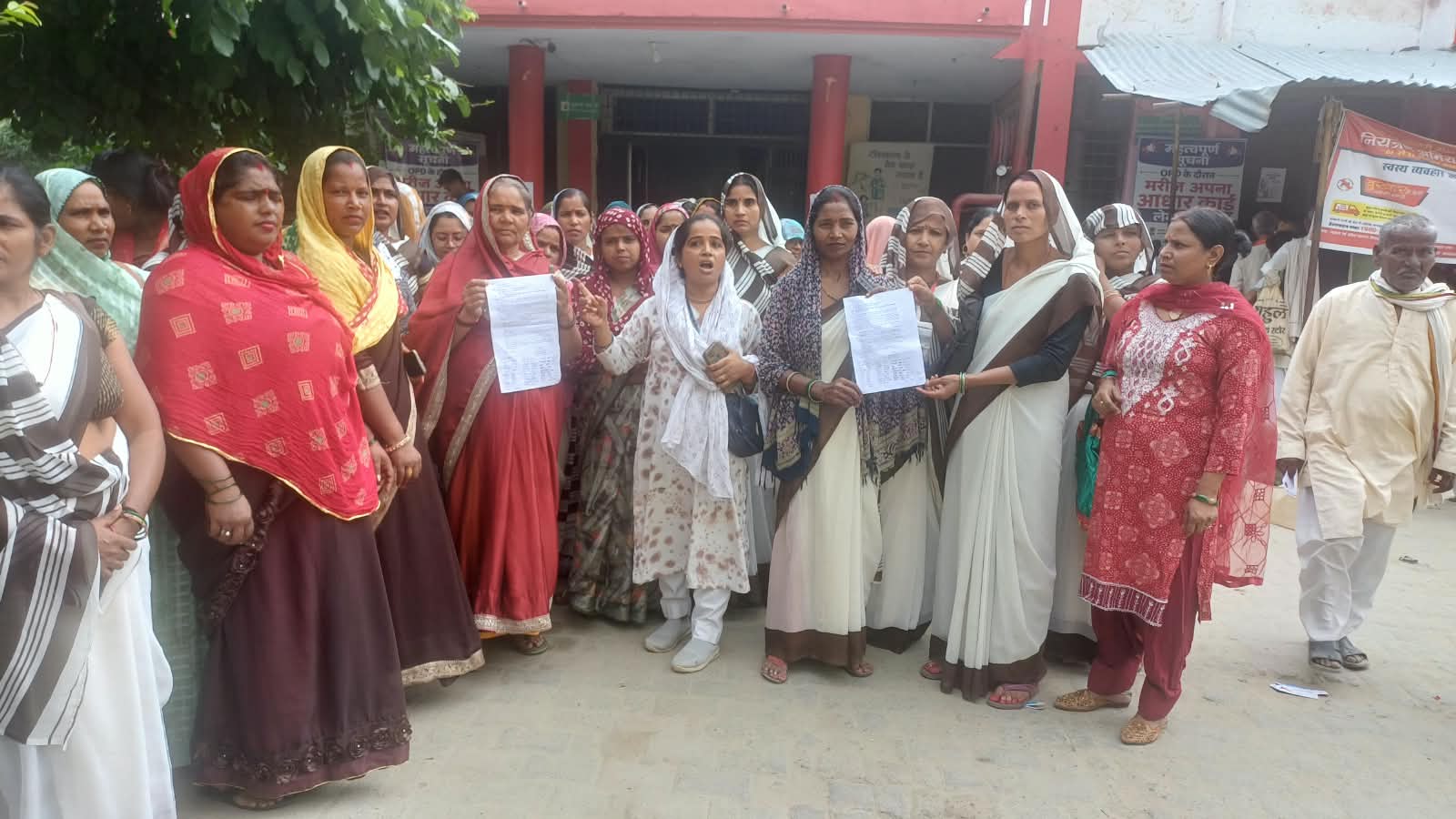  पटियाली मे आशा कार्यकर्ताओं ने उठाई सरकारी कर्मचारी का दर्जा देने की मांग, 18 हजार मानदेय की मांग