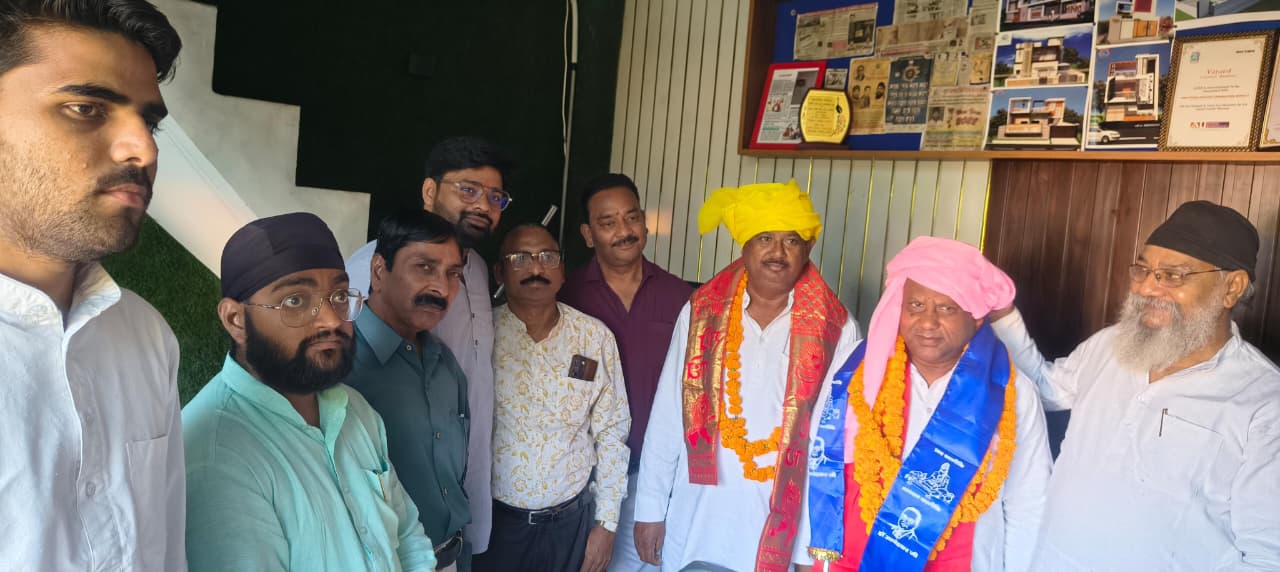 शिक्षक एमएलसी चुनाव: दानिश अख्तर के समर्थन में जुटे सपा नेता, जसवीर वाल्मीकि का जोरदार स्वागत