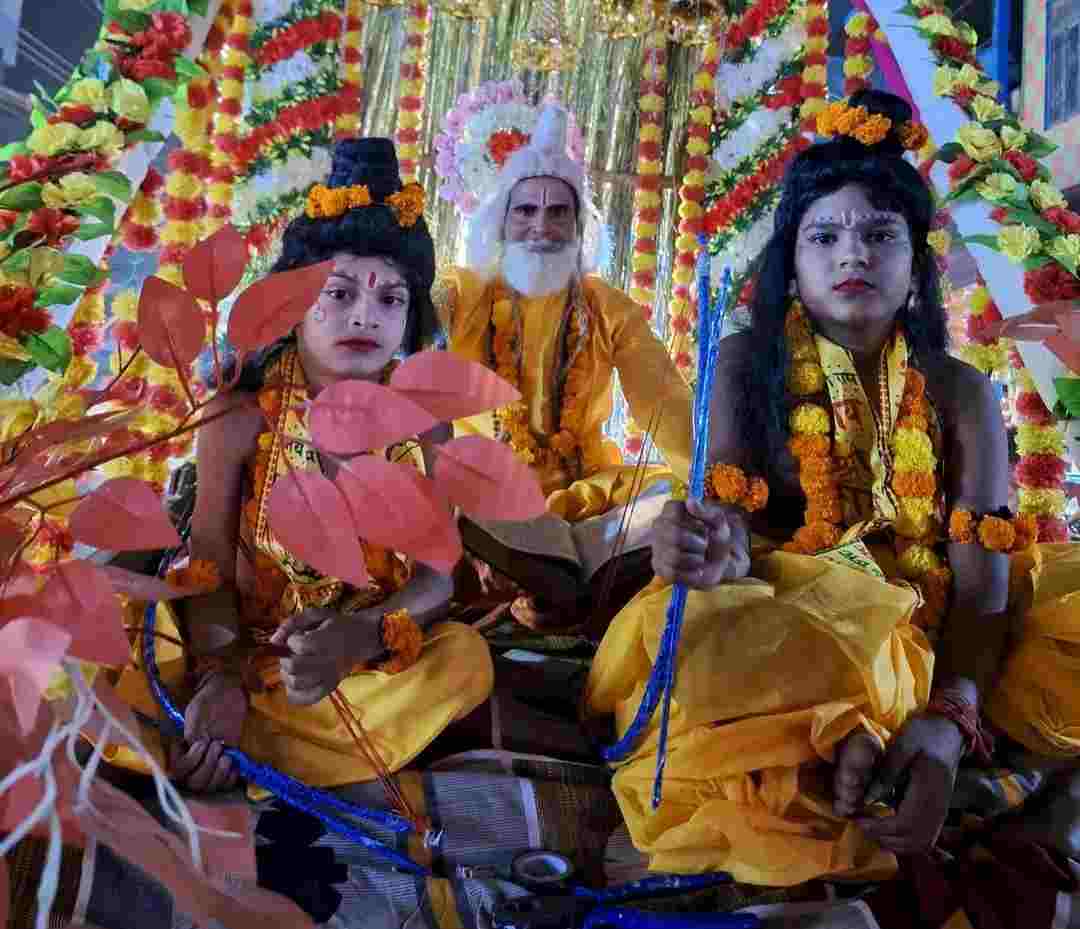 जय वाल्मीकि के जयघोष से गूंजा गंजडुंडवारा, भव्य शोभायात्रा में उमड़ा जनसैलाब